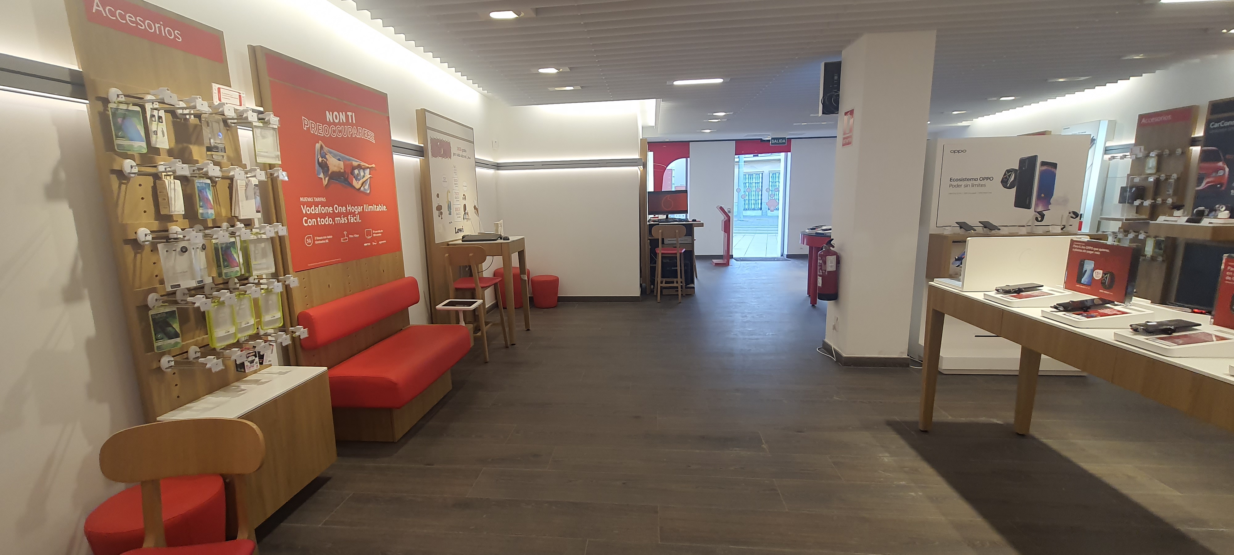 Vodafone San Fernando - C/Real foto