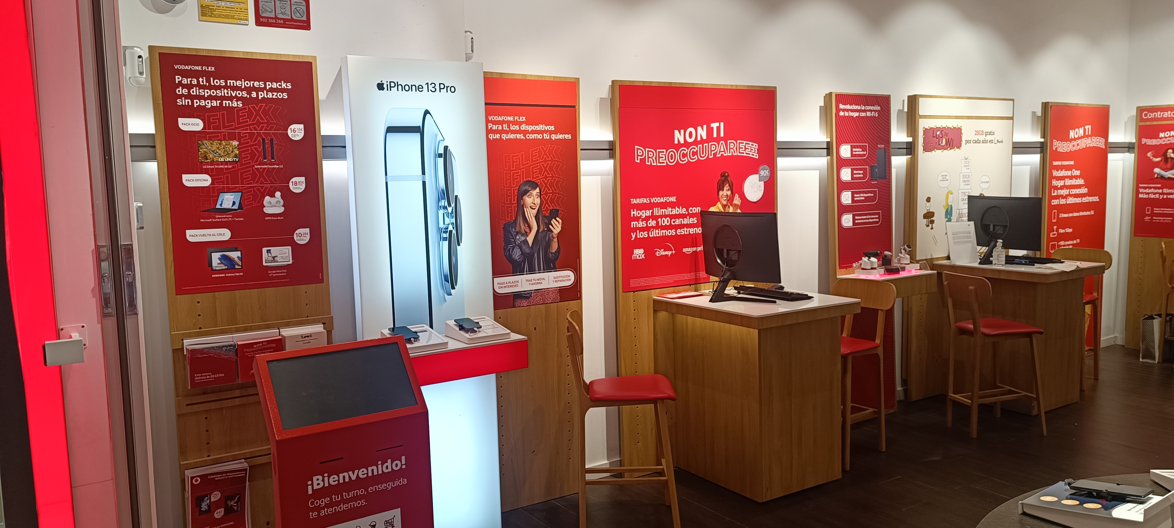 Vodafone Carrefour Porto Pi foto