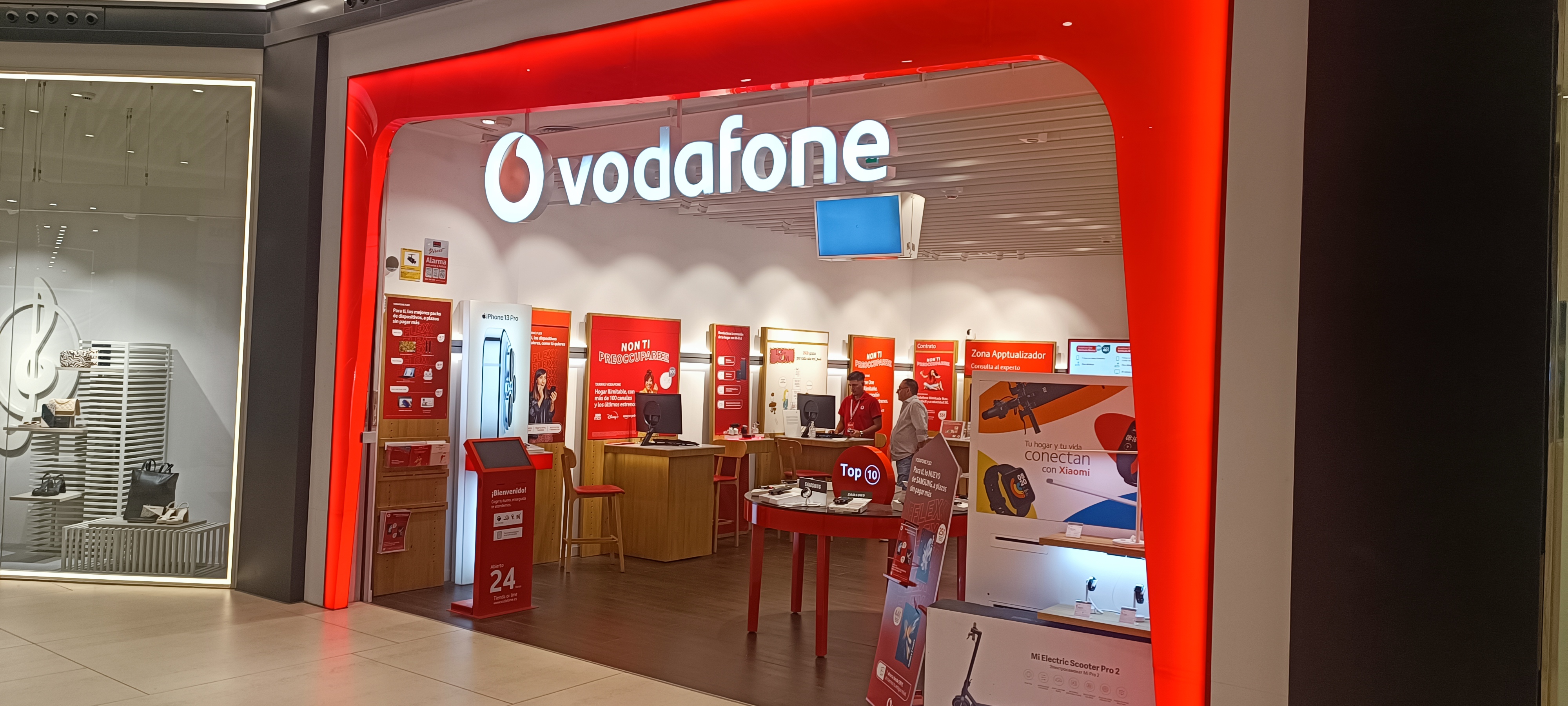 Vodafone Carrefour Porto Pi