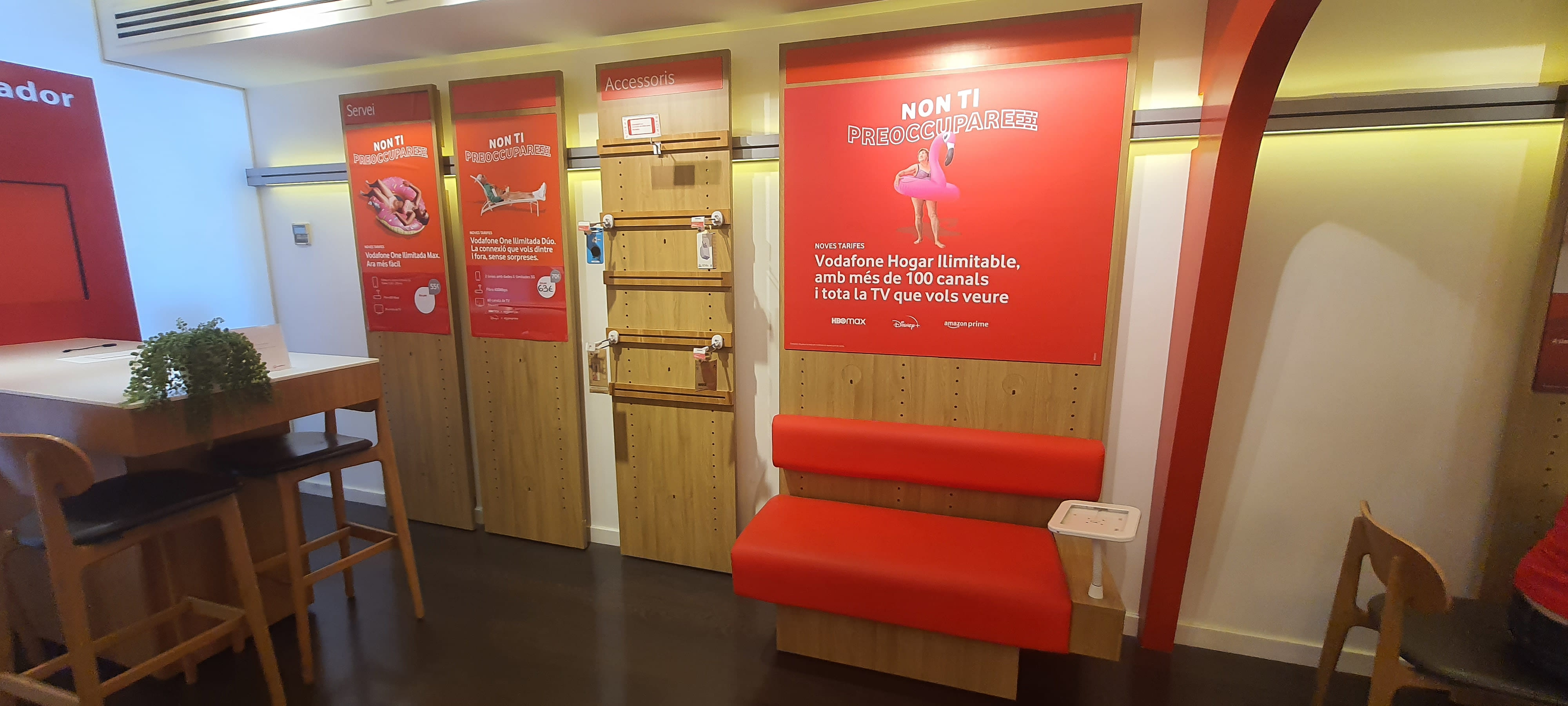 Vodafone Tarragona - Rambla foto