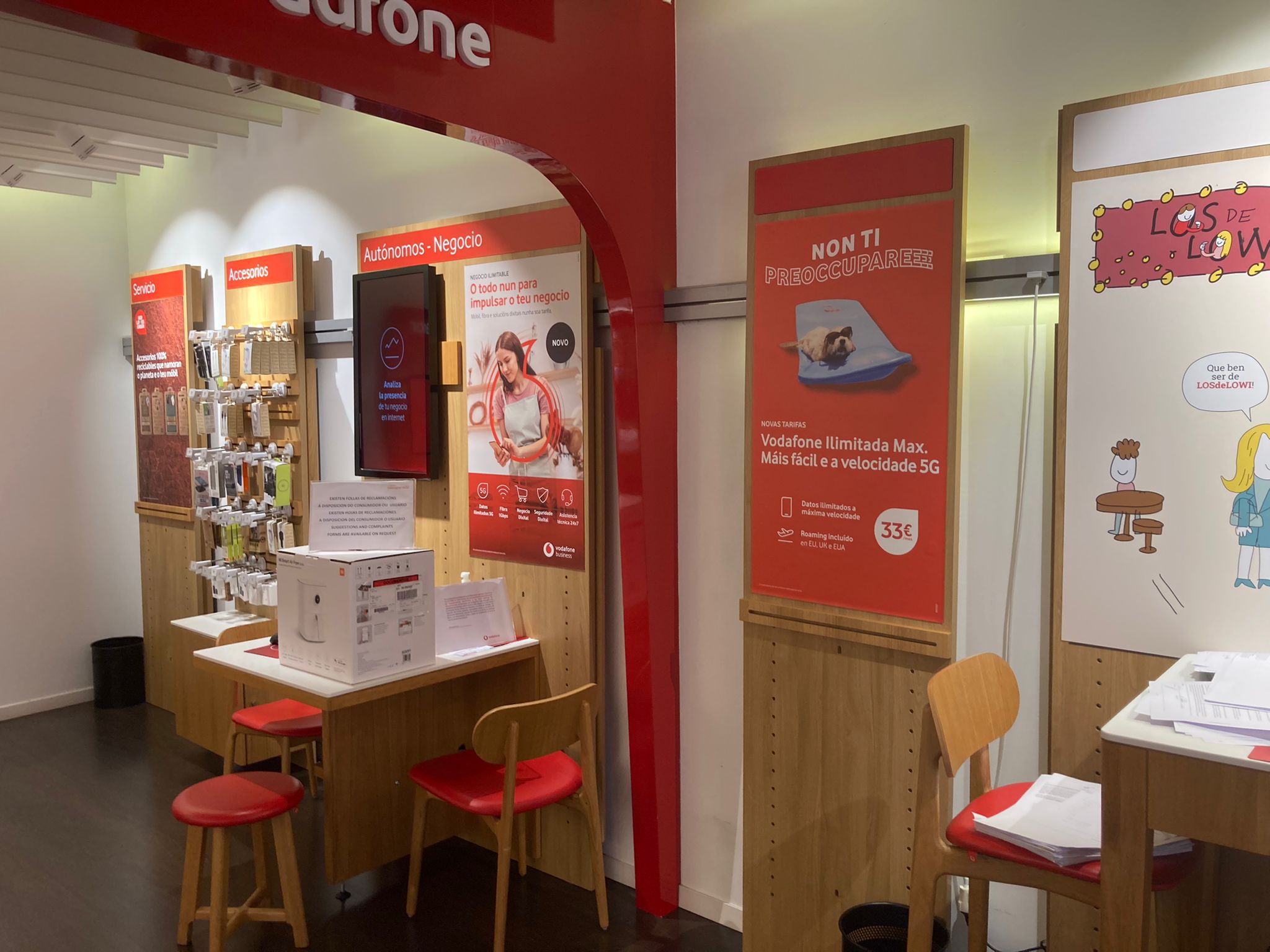 Vodafone Orense - Curros Enriquez foto