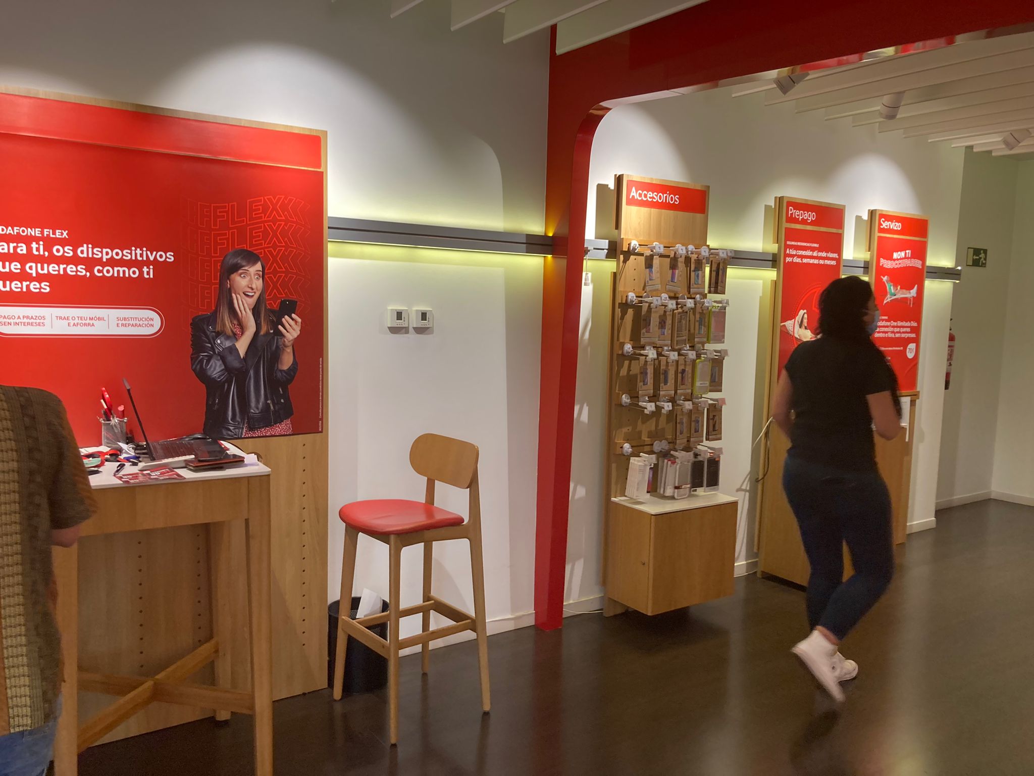 Vodafone Orense - Curros Enriquez foto