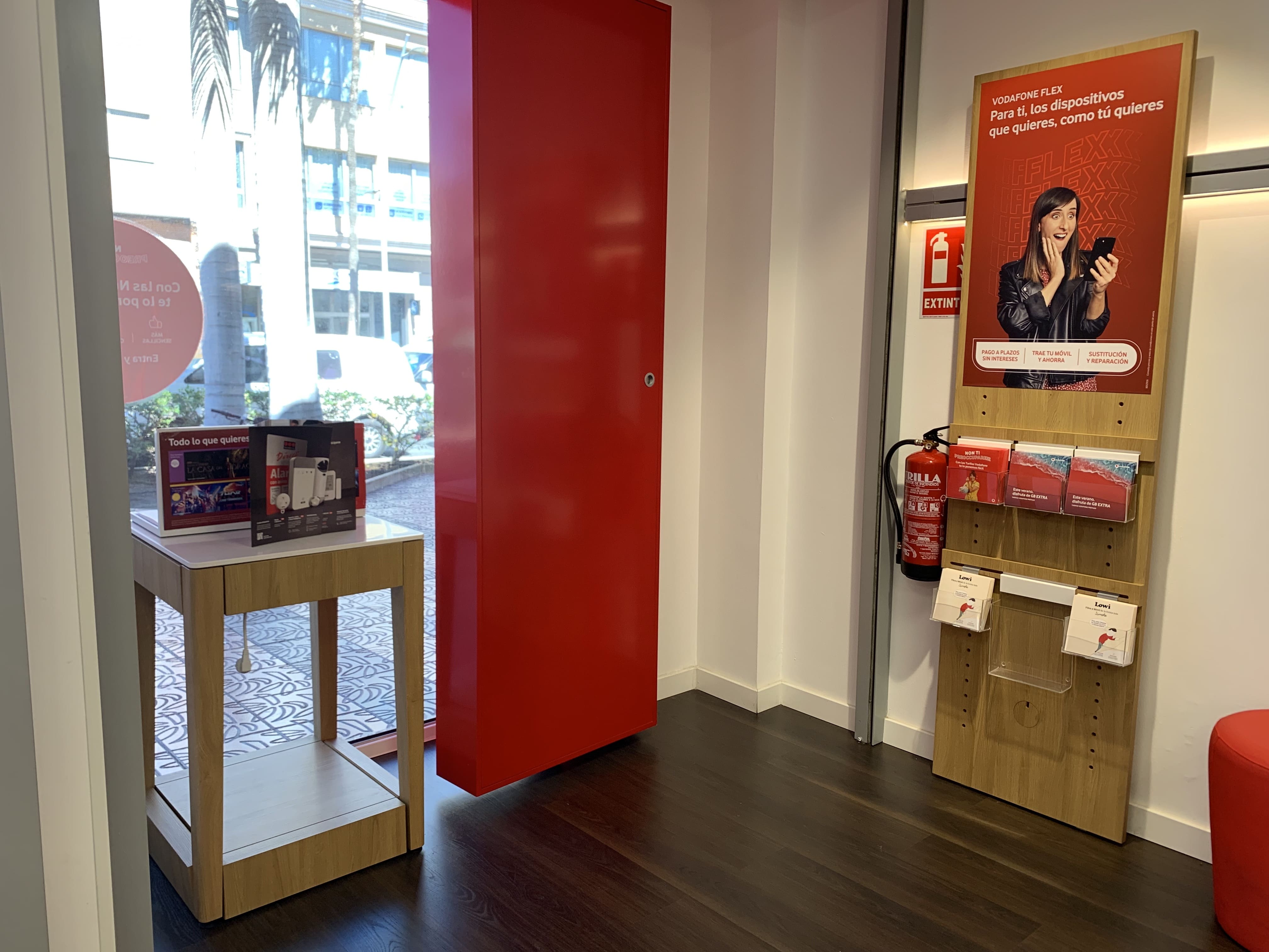 Vodafone Vecuindario - Avenida Canarias foto