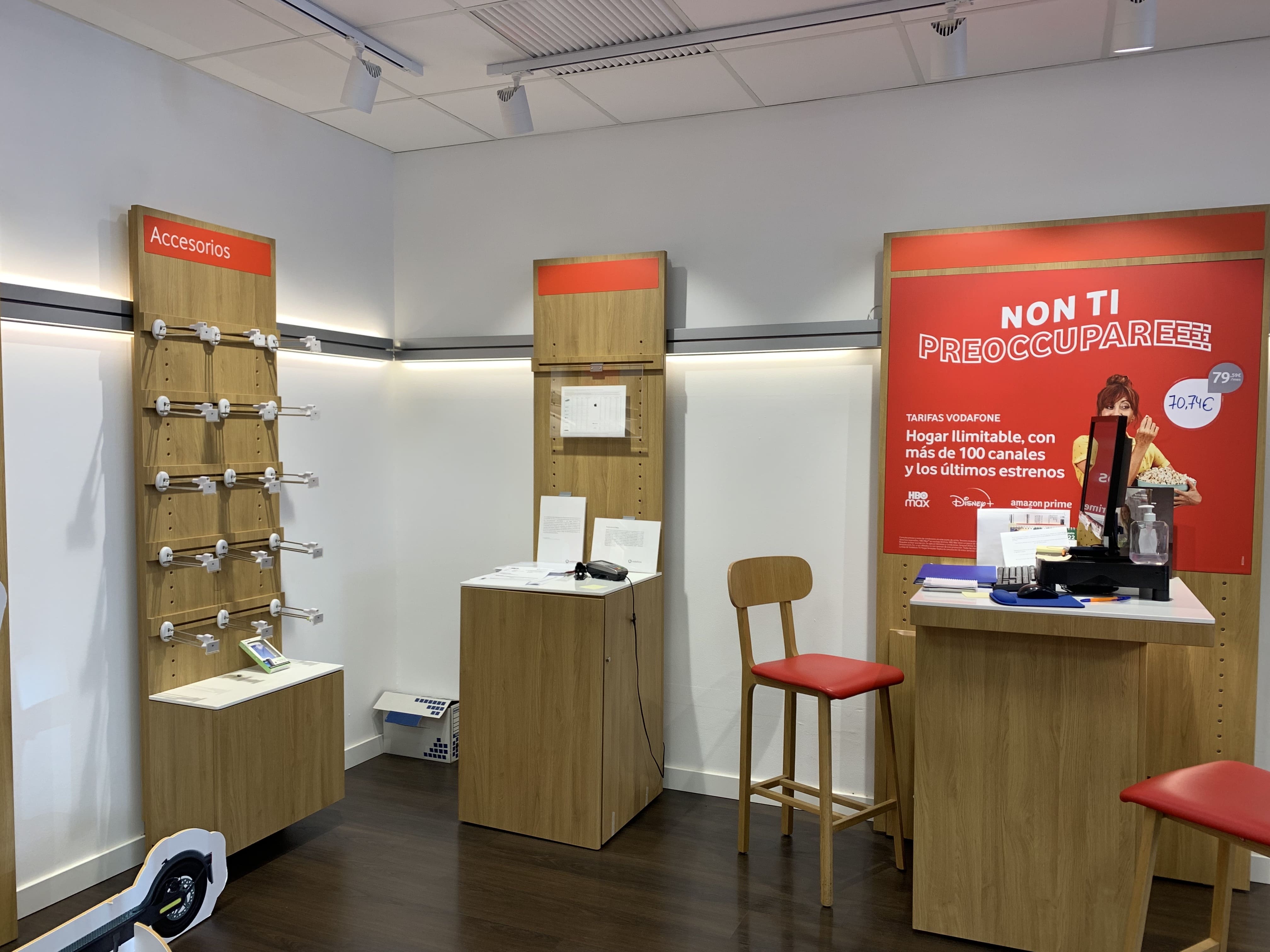 Vodafone Vecuindario - Avenida Canarias foto