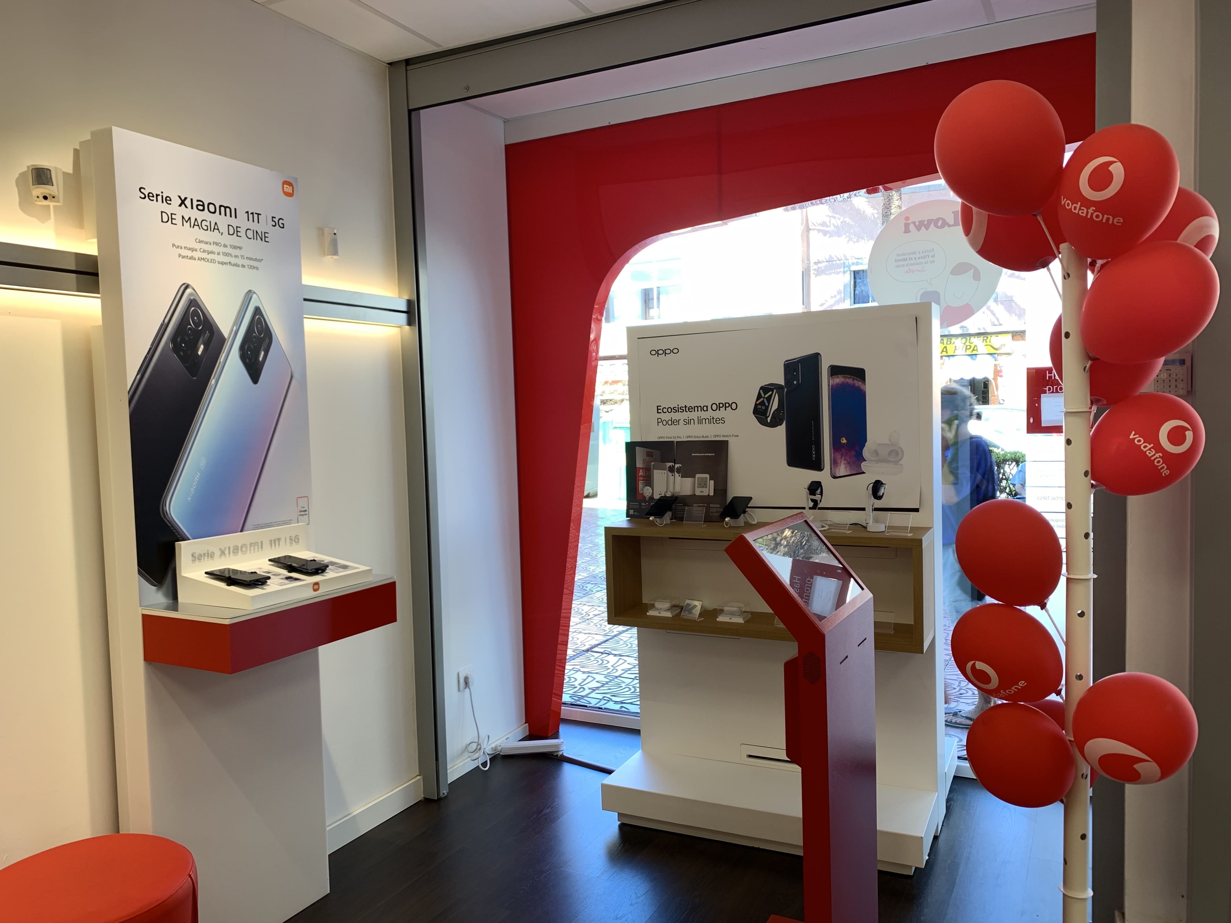 Vodafone Vecuindario - Avenida Canarias foto