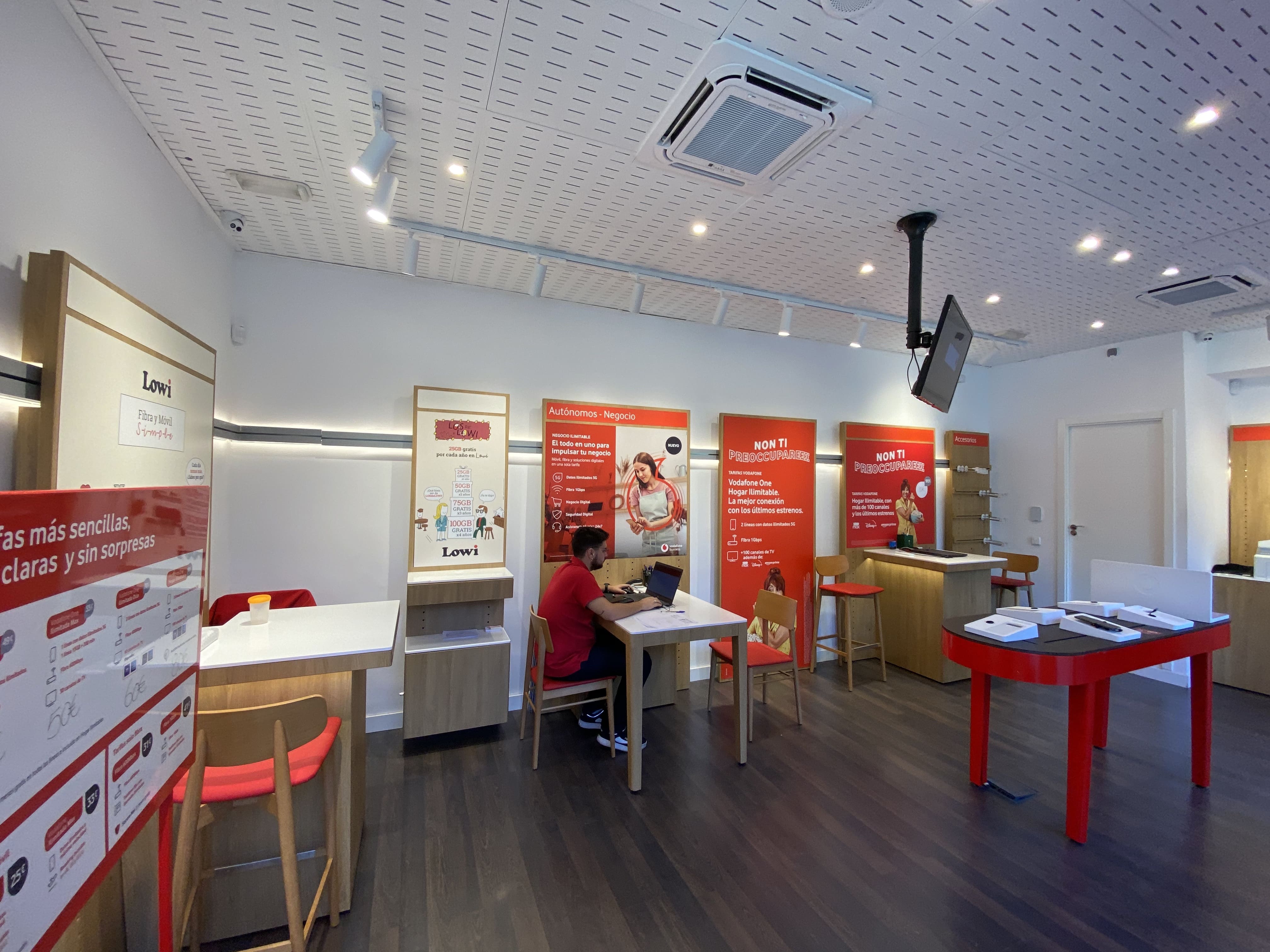 Vodafone Madrid - Paseo Alberto Palacios foto
