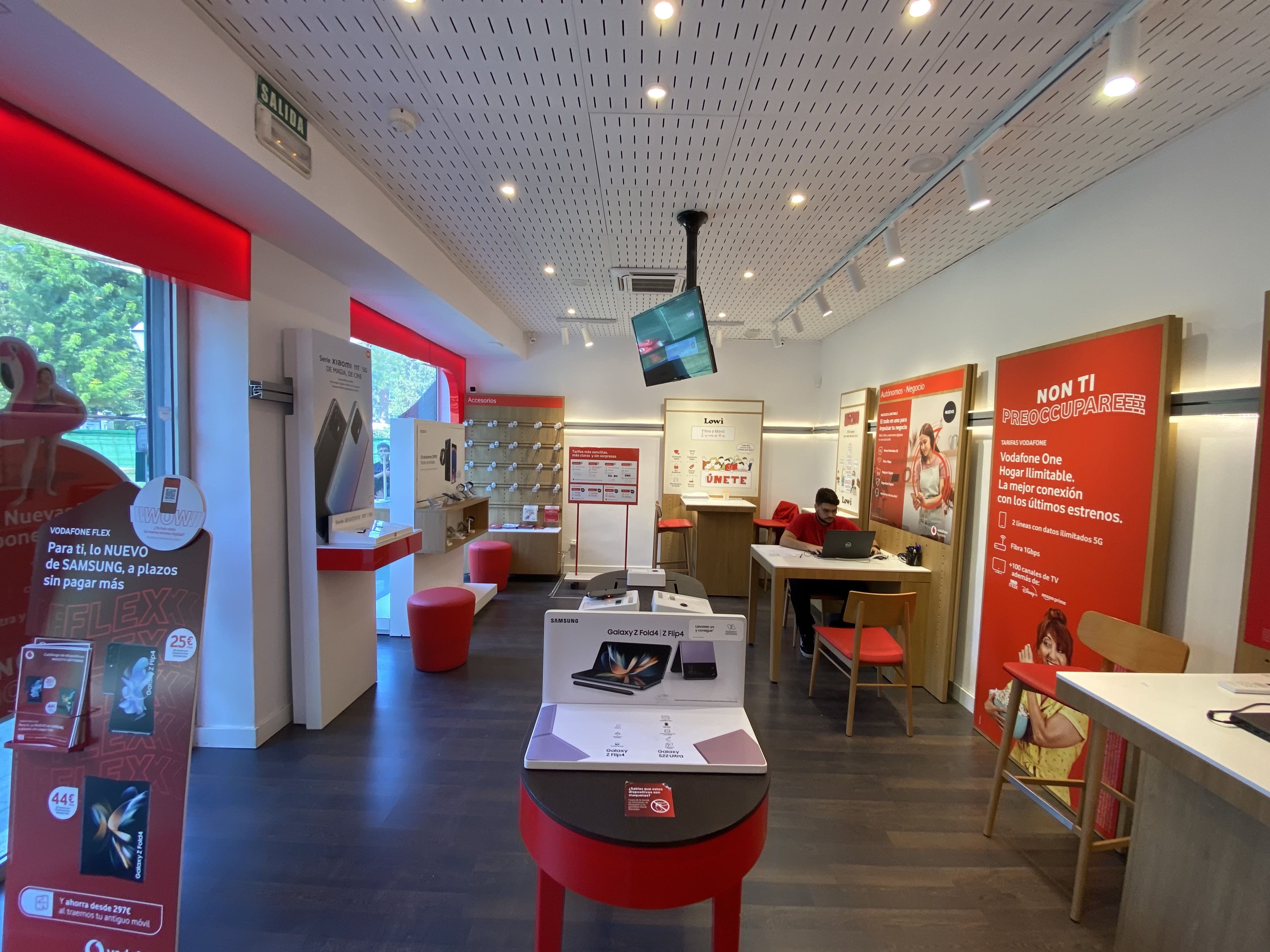 Vodafone Madrid - Paseo Alberto Palacios foto