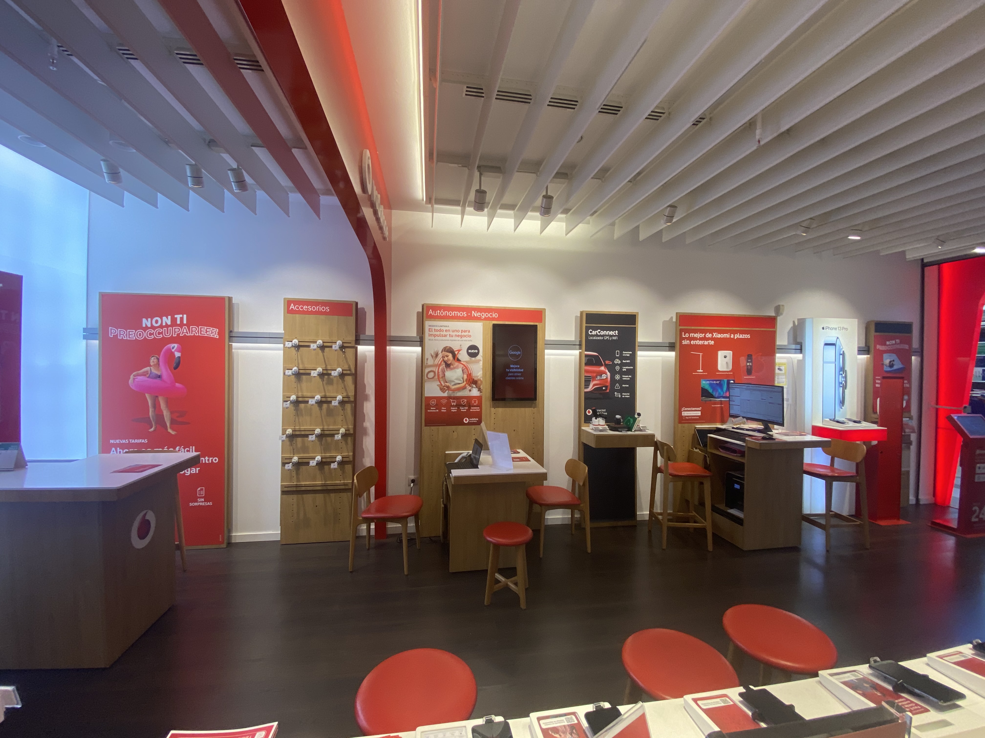 Vodafone La Eliana - CC El Osito foto