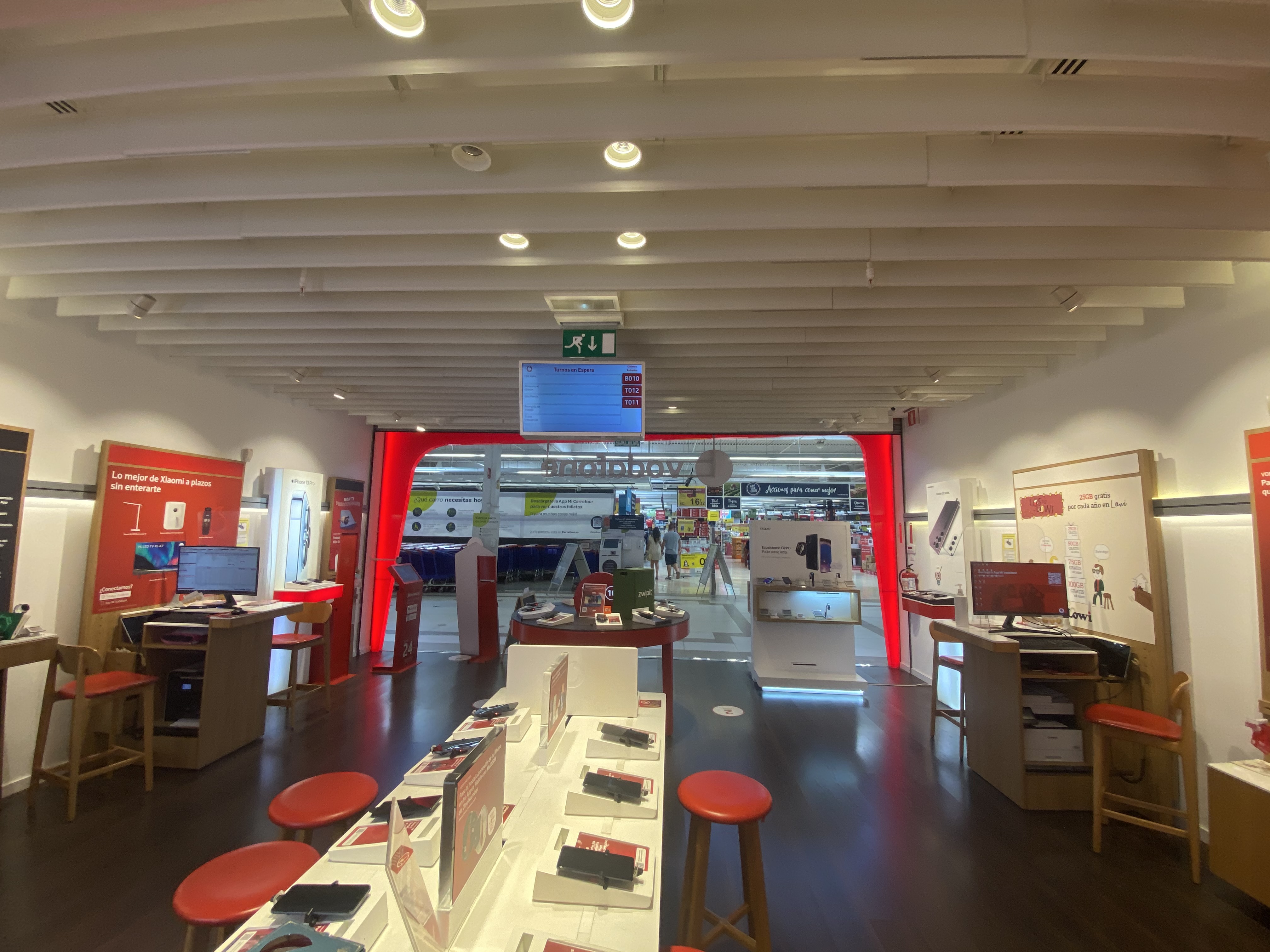 Vodafone La Eliana - CC El Osito foto