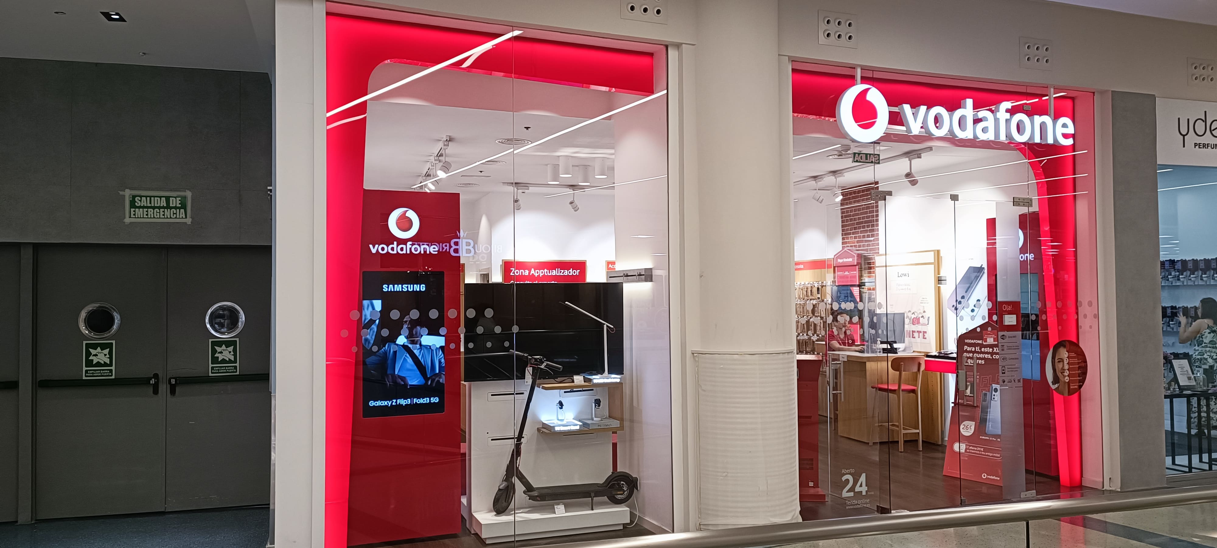Vodafone Vigo - CC Gran Via foto