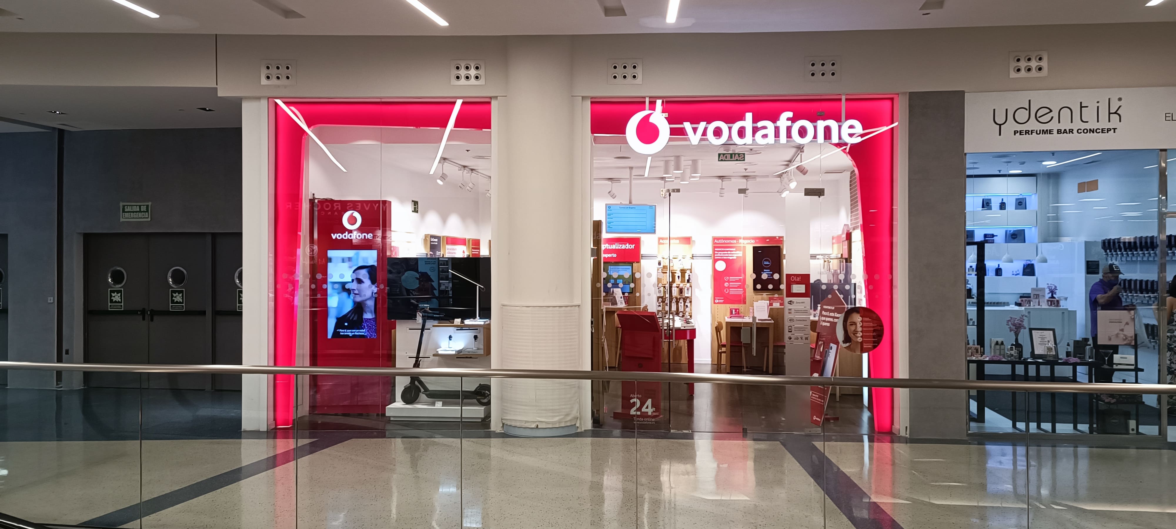 Vodafone Vigo - CC Gran Via foto