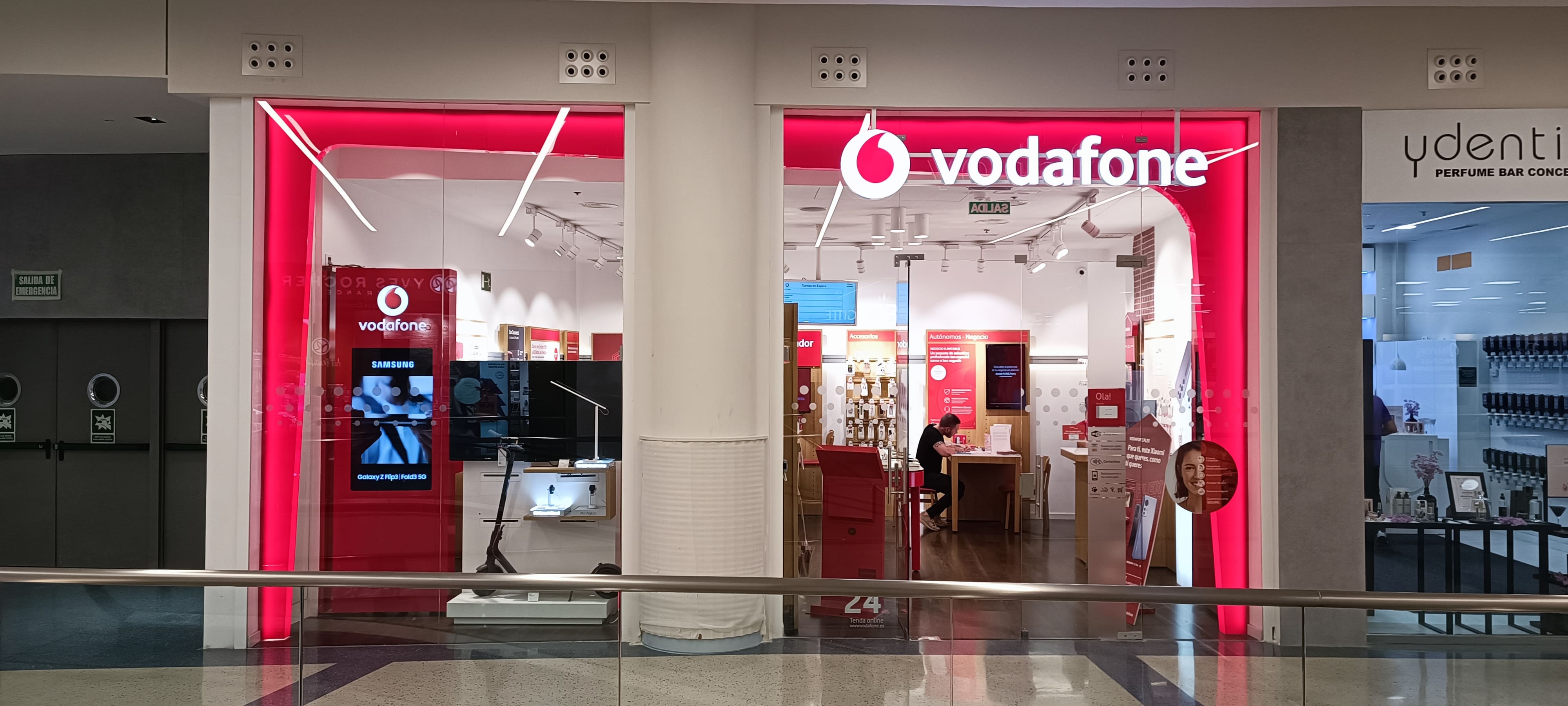 Vodafone Vigo - CC Gran Via foto