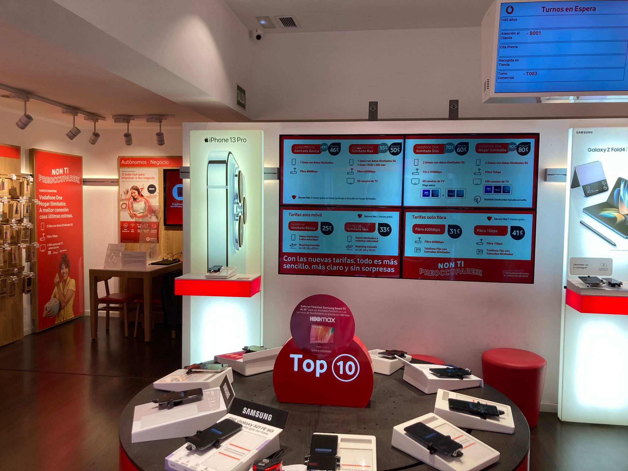 Vodafone Plaza Santo Domingo foto
