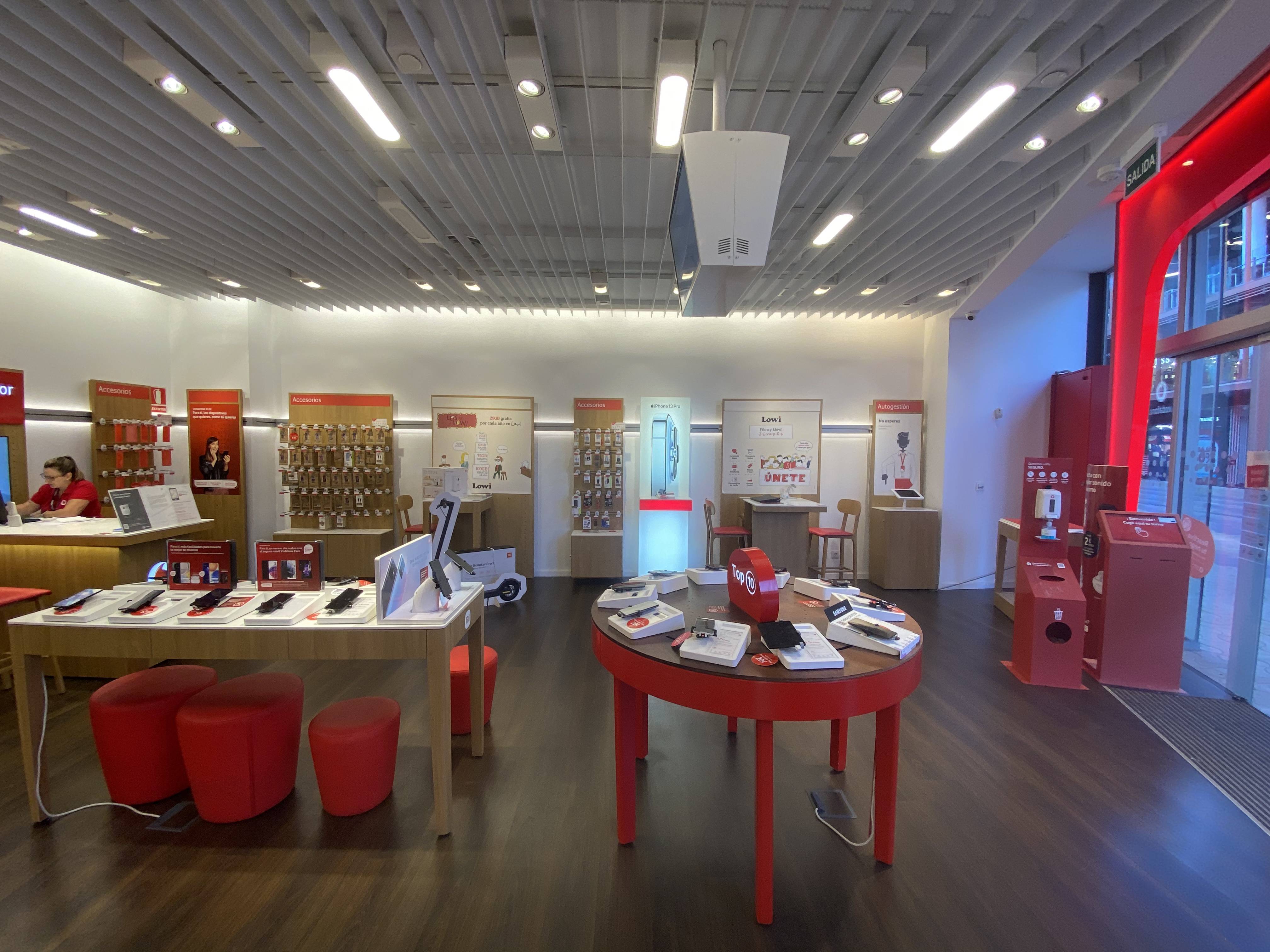 Vodafone Sevilla - CC Torresevilla foto