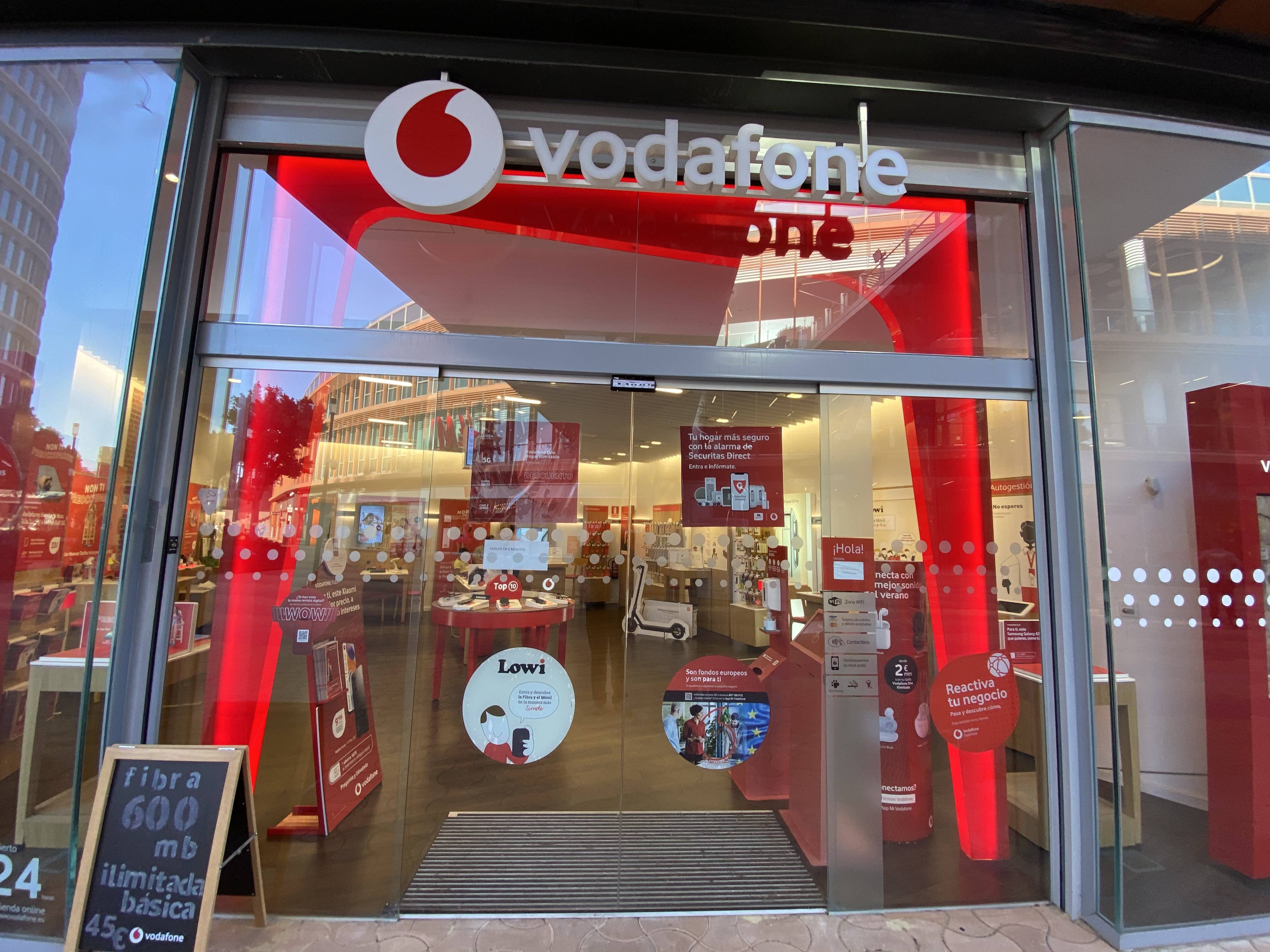 Vodafone Sevilla - CC Torresevilla foto