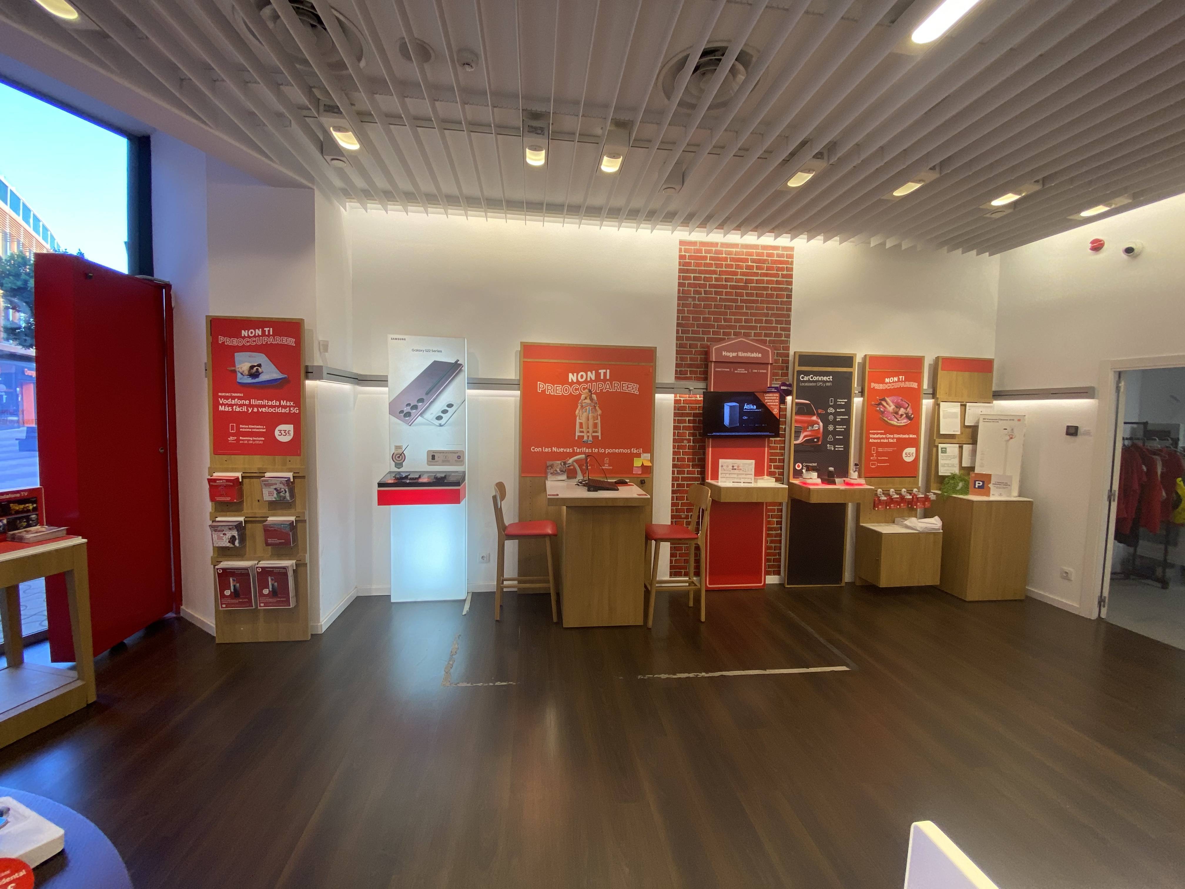 Vodafone Sevilla - CC Torresevilla foto