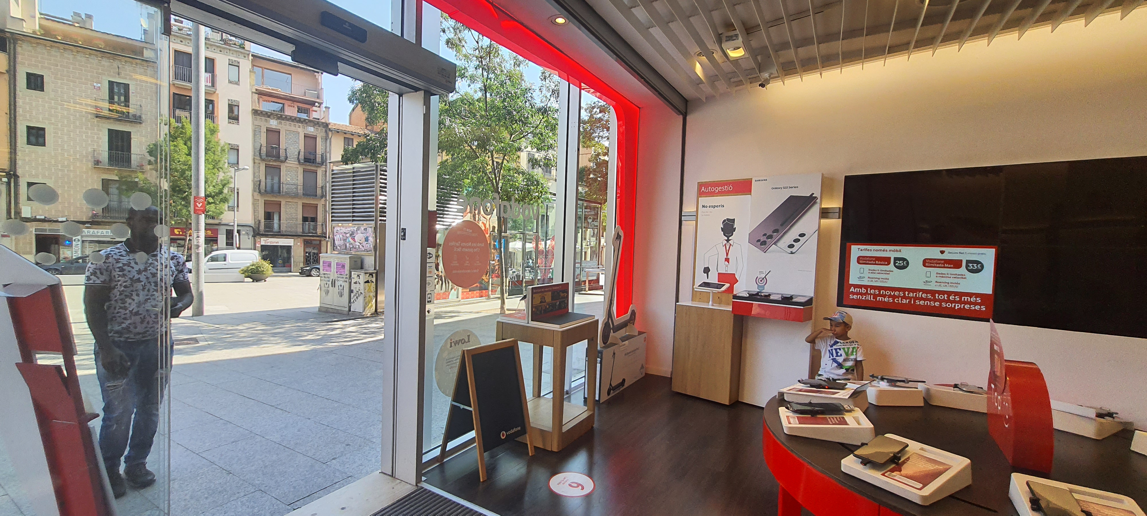 Vodafone Vic - Rambla del Passeig foto