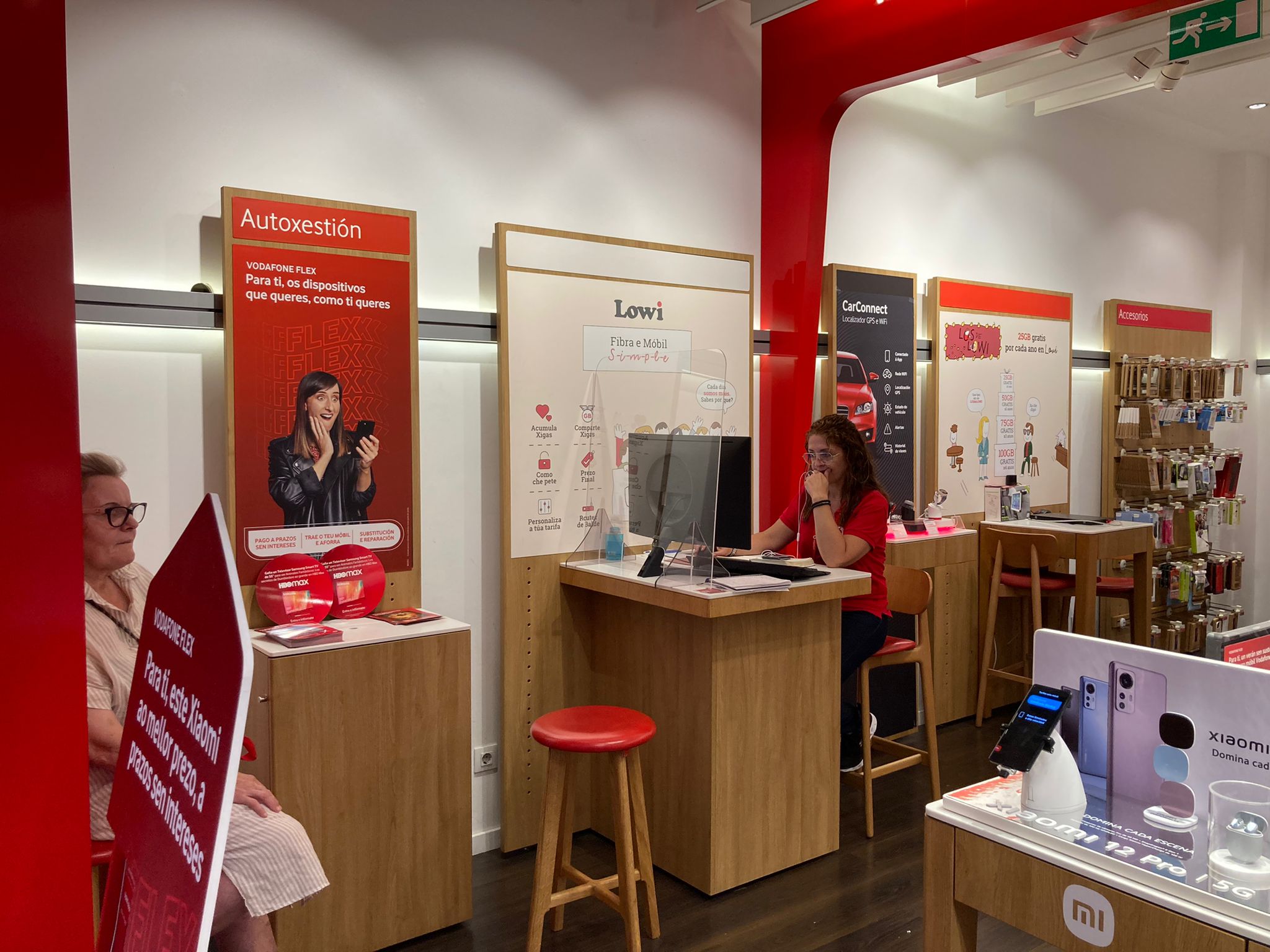 Vodafone Santiago - CC As Cancelas foto