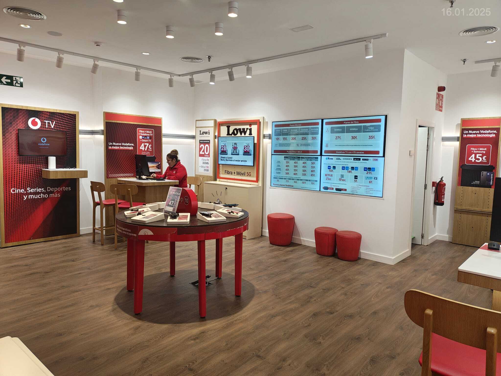 Vodafone Centro Comercial Príncipe Pío foto
